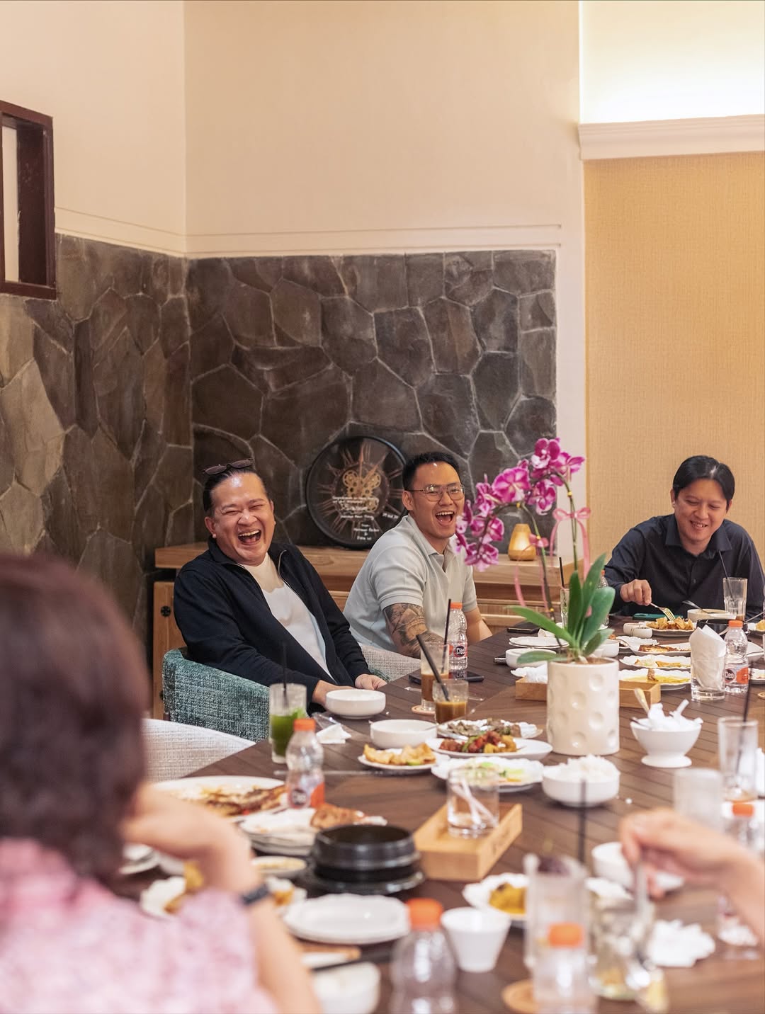 Viral moment at Season Dining Medan